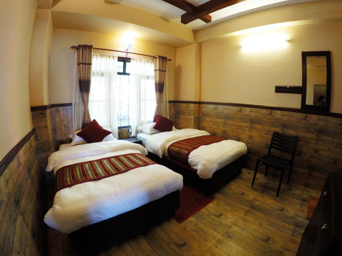 Hotel Forest Lake Backpackers' Hostel Pokhara Exterior foto