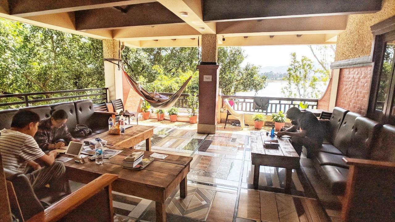 Hotel Forest Lake Backpackers' Hostel Pokhara Exterior foto