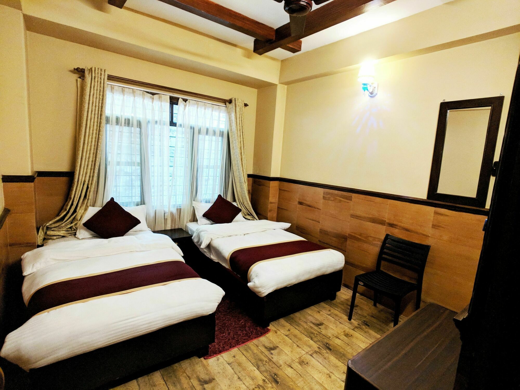 Hotel Forest Lake Backpackers' Hostel Pokhara Exterior foto
